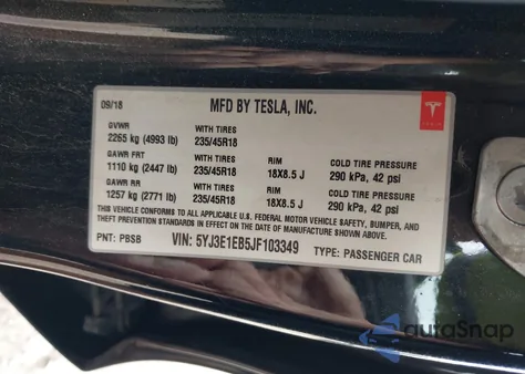 2018 Tesla Model 3 Long Range/Performance z USA, uszkodzony, nr VIN 5YJ3E1EB5JF103349